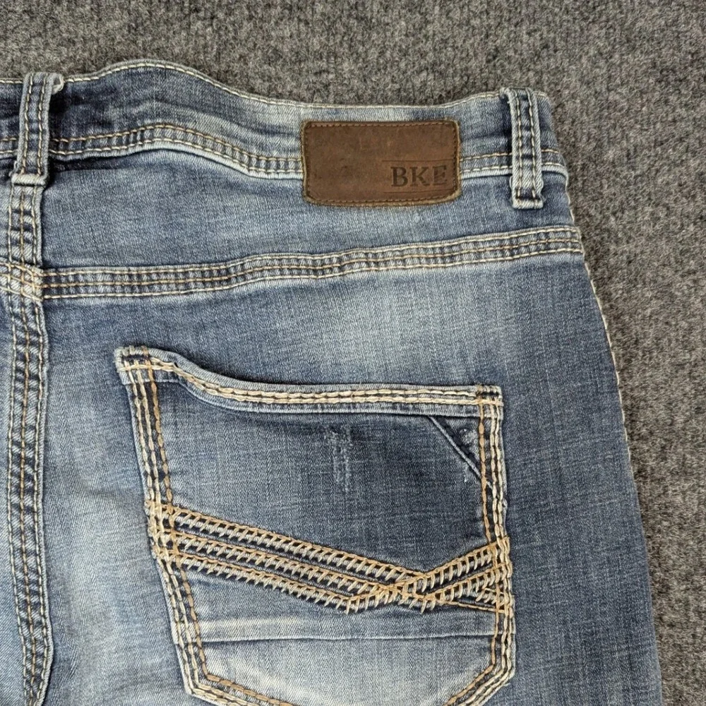 BKE Tyler Mens Straight Leg Jeans Blue Medium Wash Stretch AVS23100 Size 36x32